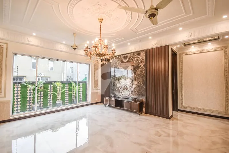 1 Kanal Contemporary Villa Available Near Carrefour in DHA