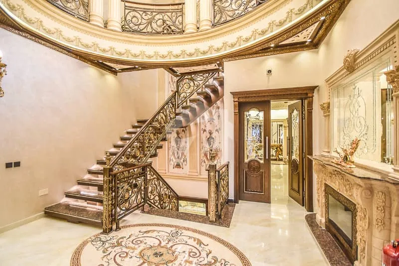 Exquisite 10 Marla Spanish Style Villa Available for Sale