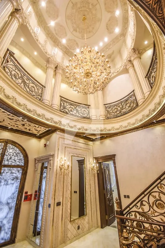 Exquisite 10 Marla Spanish Style Villa Available for Sale