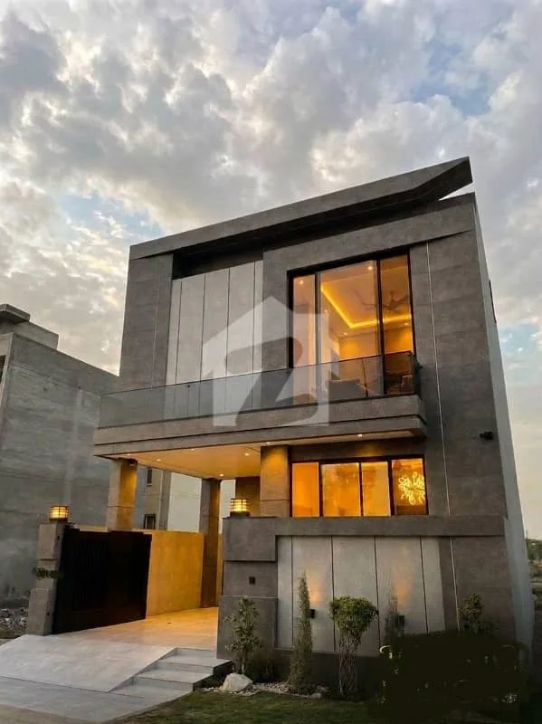 Modern 5 Marla House for Sale | Prime Location Close to Dolmen Mall, DHA Lahore
