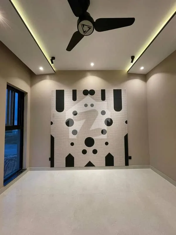 Modern 5 Marla House for Sale | Prime Location Close to Dolmen Mall, DHA Lahore