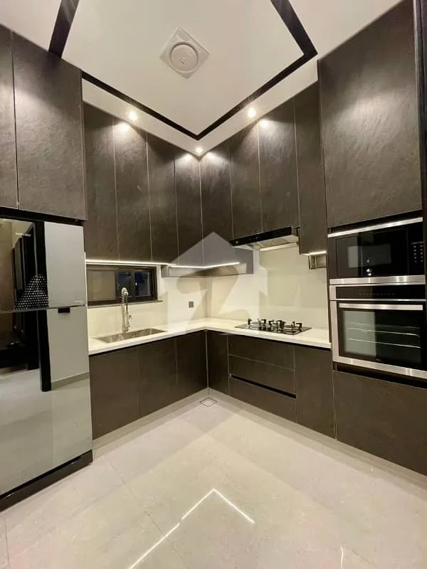 Modern 5 Marla House for Sale | Prime Location Close to Dolmen Mall, DHA Lahore