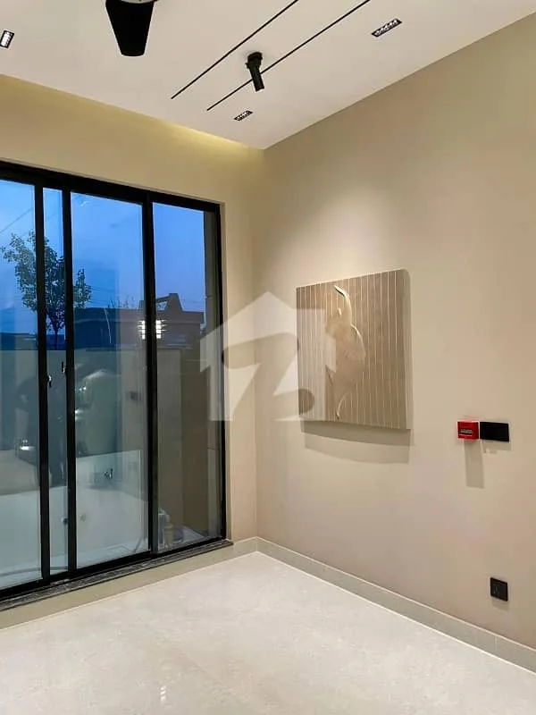 Modern 5 Marla House for Sale | Prime Location Close to Dolmen Mall, DHA Lahore