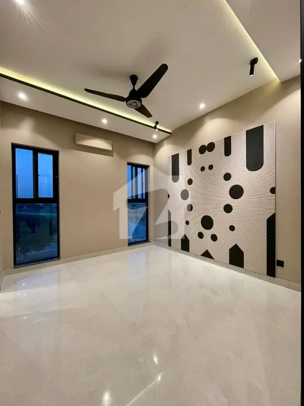 Modern 5 Marla House for Sale | Prime Location Close to Dolmen Mall, DHA Lahore