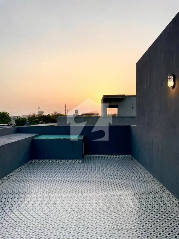 Modern 5 Marla House for Sale | Prime Location Close to Dolmen Mall, DHA Lahore