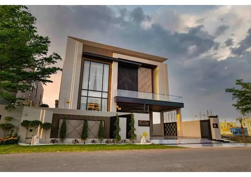 Stunning One Kanal Ultra-Modern Bungalow with Servant Quarters for Sale in DHA Lahore