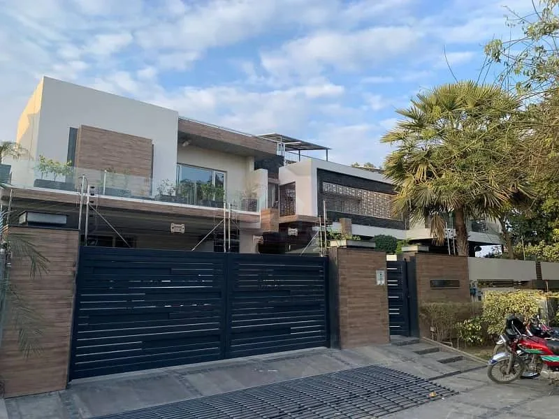 Stunning 2 Kanal 7 Bedroom Bungalow with Basement and Pool in DHA Lahore