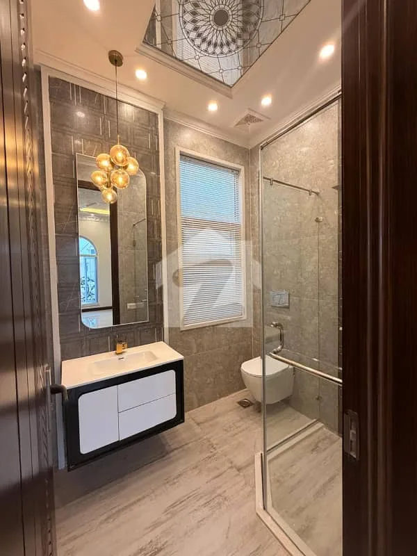 8 Marla Luxurious Royal Classic Villa for Sale in DHA Defence