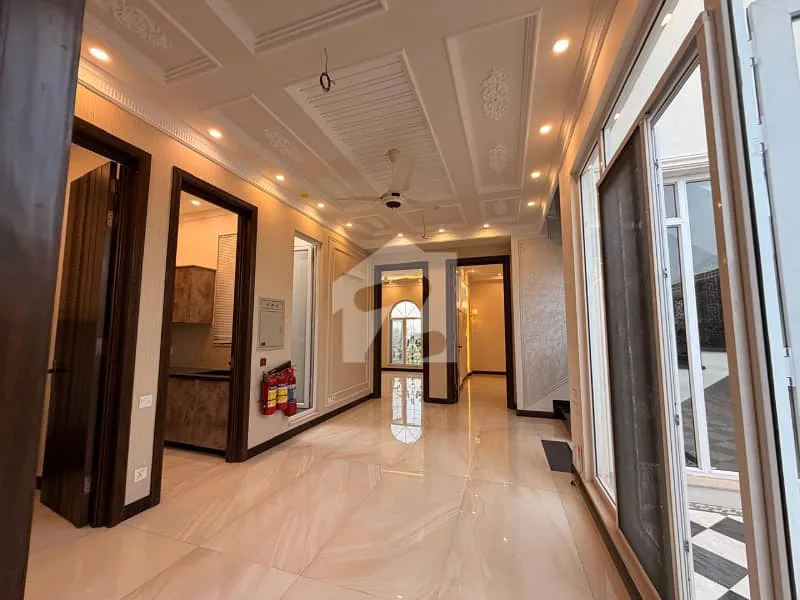 8 Marla Luxurious Royal Classic Villa for Sale in DHA Defence