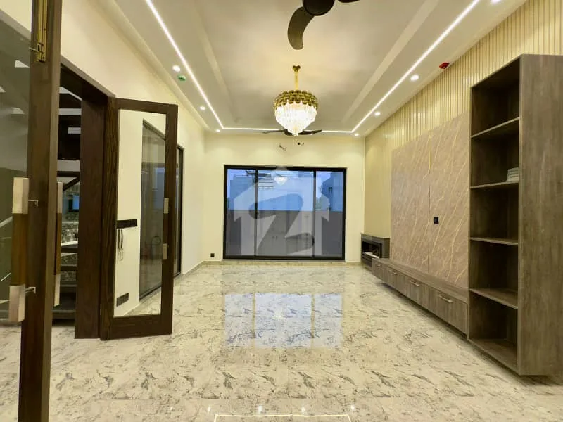 Exquisite 10 Marla Designer Villa Available in DHA Phase 6