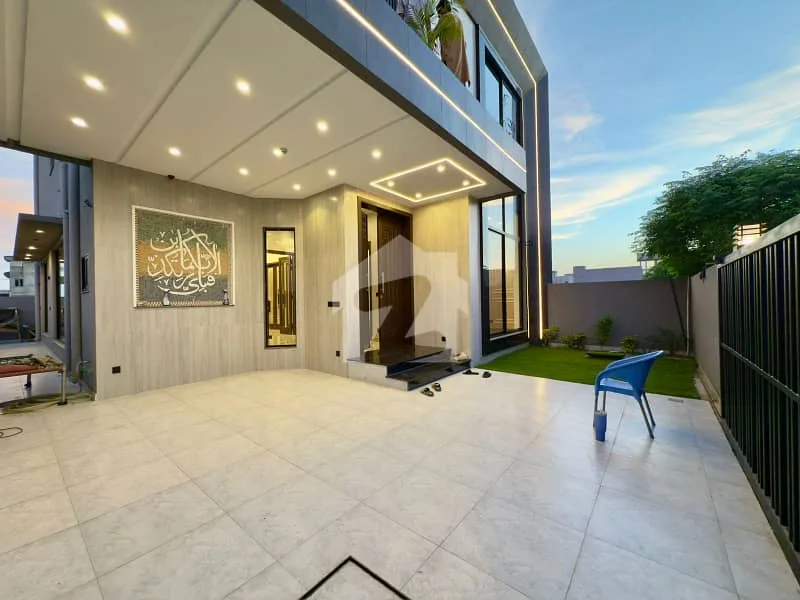 Exquisite 10 Marla Designer Villa Available in DHA Phase 6