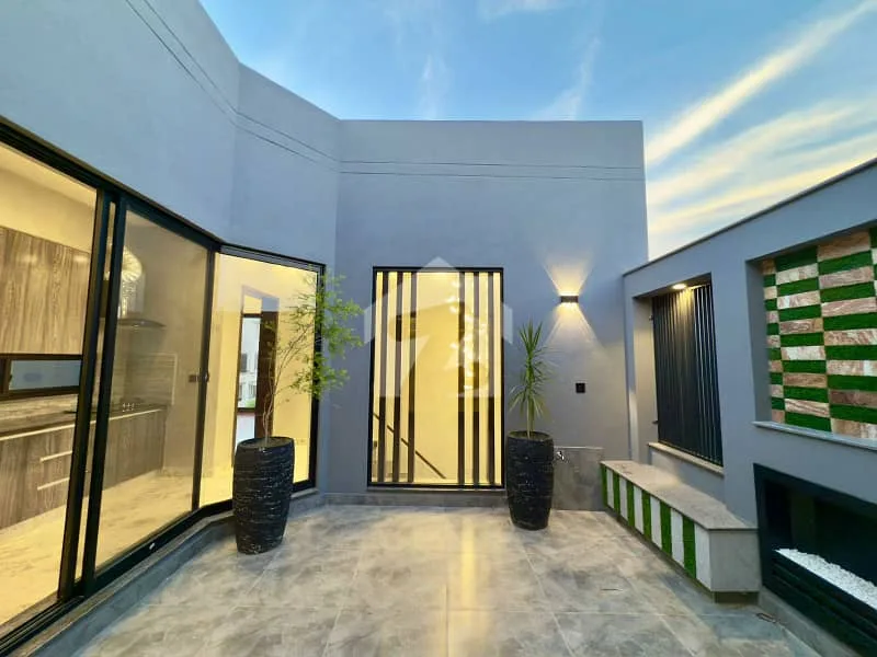 Exquisite 10 Marla Designer Villa Available in DHA Phase 6