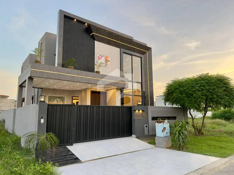Exquisite 10 Marla Designer Villa Available in DHA Phase 6