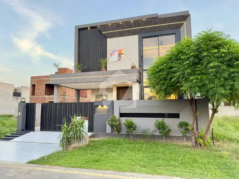 Exquisite 10 Marla Designer Villa Available in DHA Phase 6
