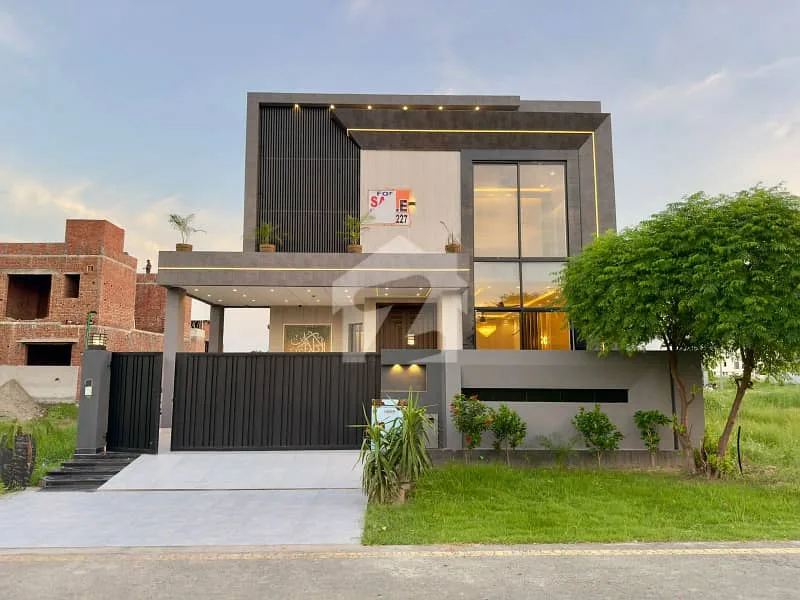 Exquisite 10 Marla Designer Villa Available in DHA Phase 6