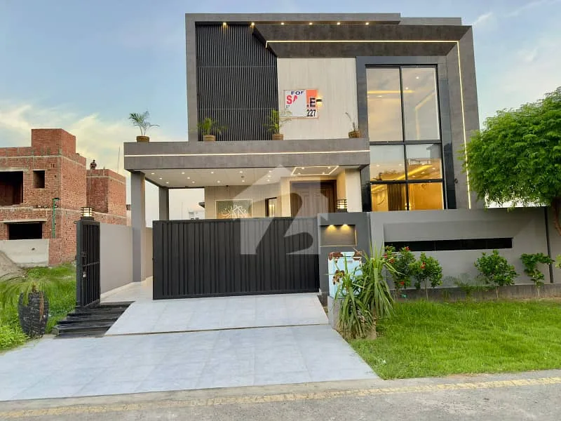 Exquisite 10 Marla Designer Villa Available in DHA Phase 6