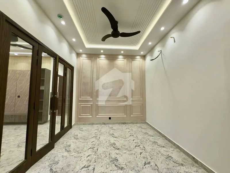 Exquisite 10 Marla Designer Villa Available in DHA Phase 6