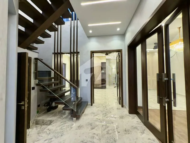 Exquisite 10 Marla Designer Villa Available in DHA Phase 6