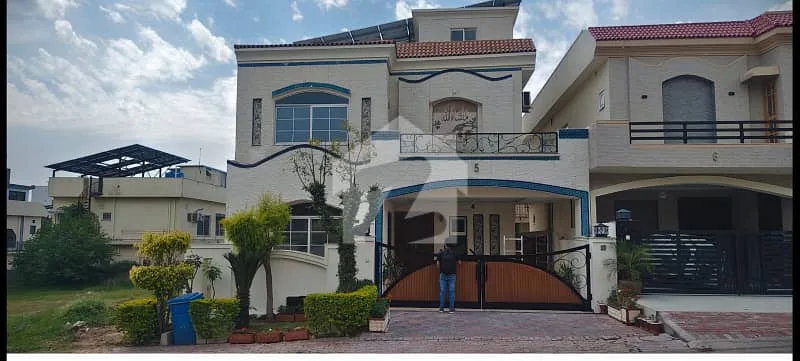 10 Marla Elegant Home with Basement for Sale in Bahria Enclave Sector C1, Islamabad