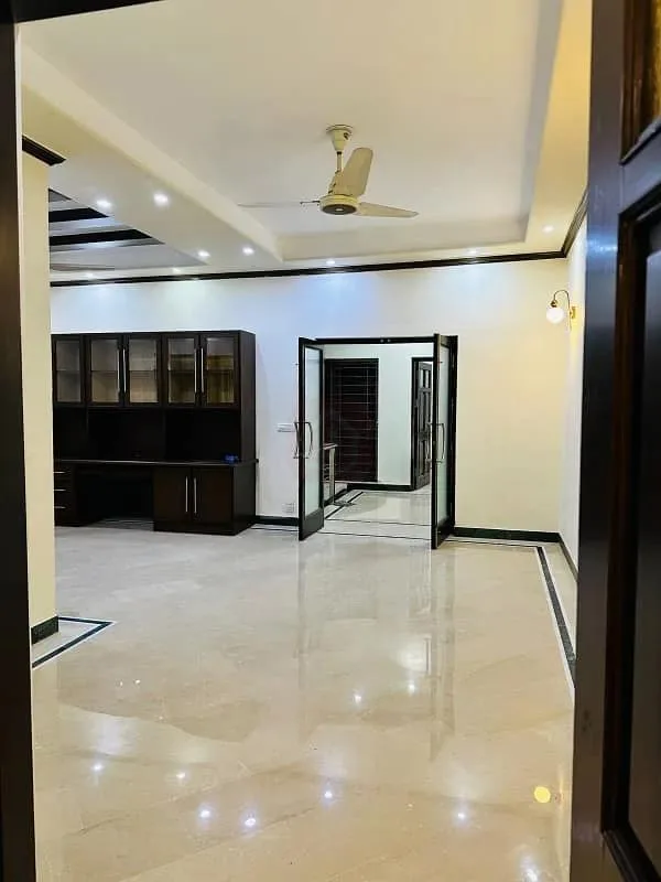 One Kanal Modern Bungalow for Sale in DHA Lahore, Near Park and Market