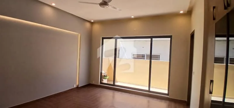 Stunning 10 Marla House on Boulevard in Bahria Enclave Islamabad - 5 Bedrooms