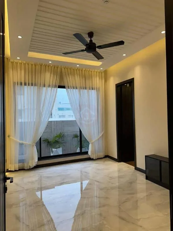 Luxury One Kanal Bungalow with 2 Servant Quarters for Sale in DHA Lahore