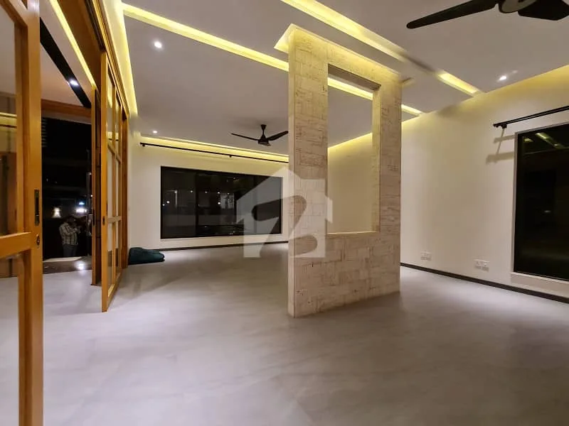 1 Kanal Stylish House Available in Sector C, Bahria Enclave Islamabad with 5 Bedrooms