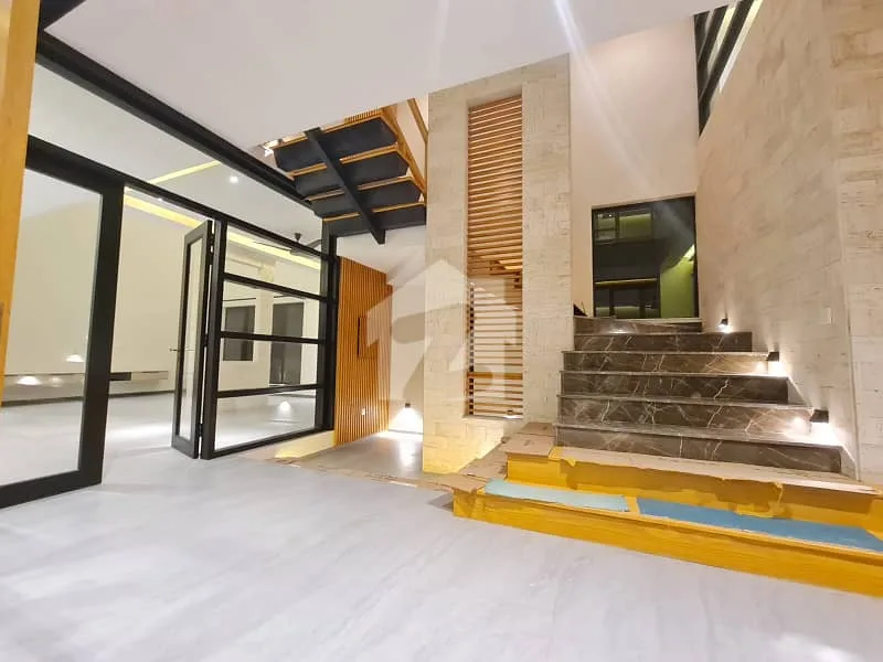 1 Kanal Stylish House Available in Sector C, Bahria Enclave Islamabad with 5 Bedrooms