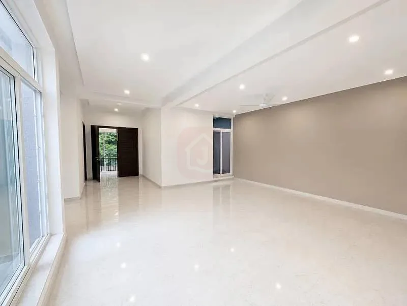 Newly Constructed Independent Three Bedroom House Available for Sale