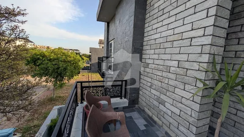 Elegant 10 Marla Home with 20KW Solar in Bahria Enclave, Sector J
