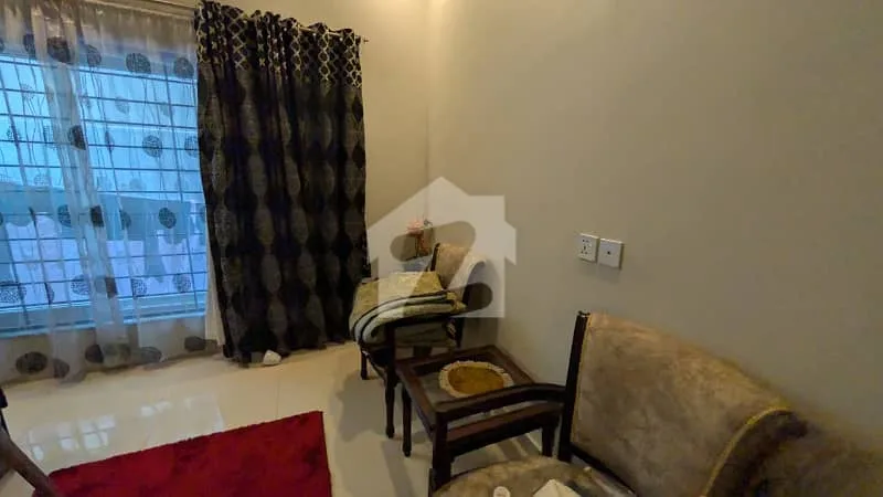 Elegant 10 Marla Home with 20KW Solar in Bahria Enclave, Sector J