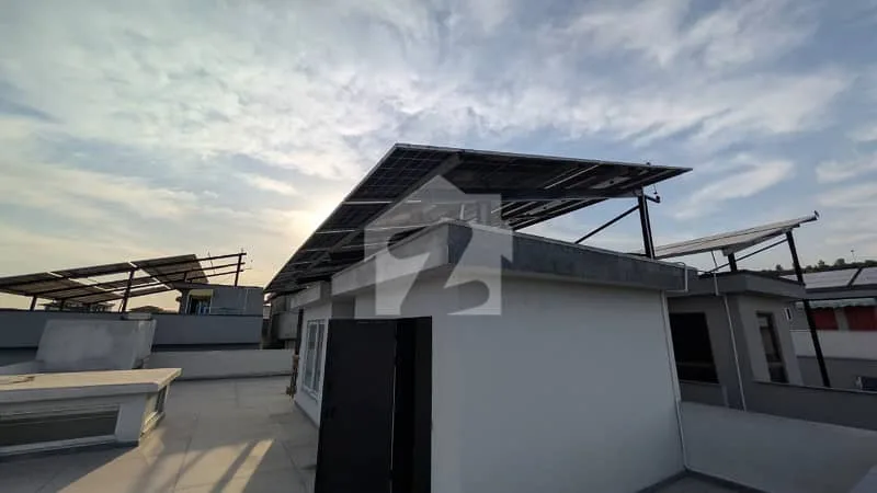 Elegant 10 Marla Home with 20KW Solar in Bahria Enclave, Sector J