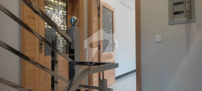 Stylish 10 Marla Home Available in Bahria Enclave Sector J, Islamabad