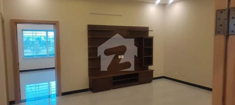 Stylish 10 Marla Home Available in Bahria Enclave Sector J, Islamabad