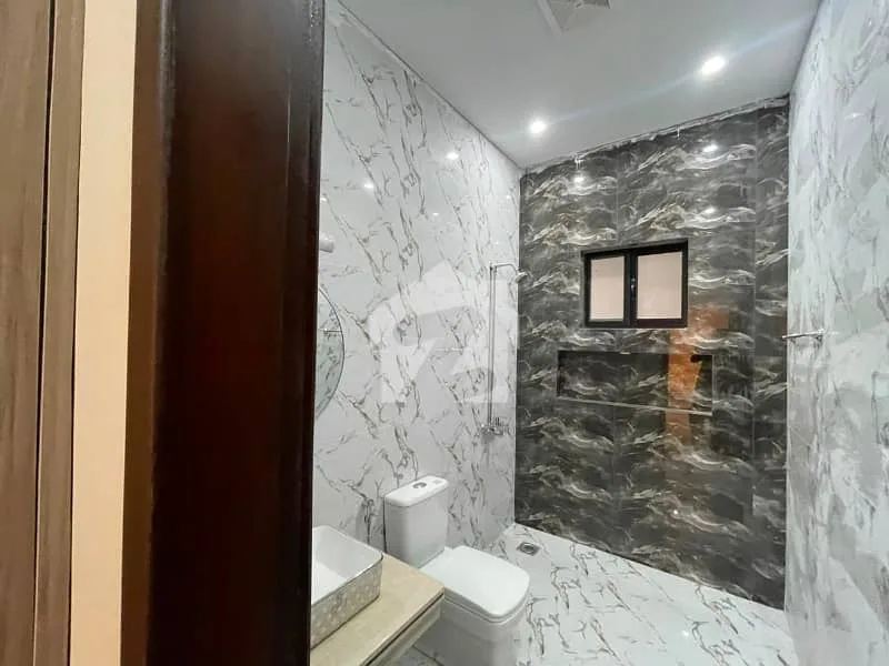 10 Marla House Available for Purchase in Bahria Enclave Sector C1, Islamabad Road A-2