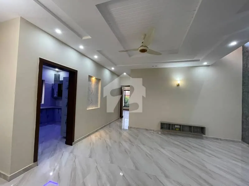 10 Marla House Available for Purchase in Bahria Enclave Sector C1, Islamabad Road A-2