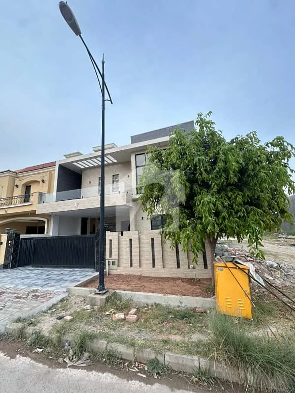 Modern 10 Marla House for Sale in Bahria Enclave Sector C1, Islamabad