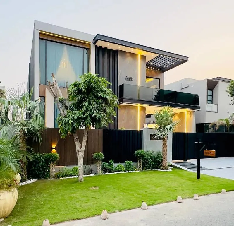 Stunning 1 Kanal Bungalow for Sale Near Dolmen Mall in DHA Phase 6