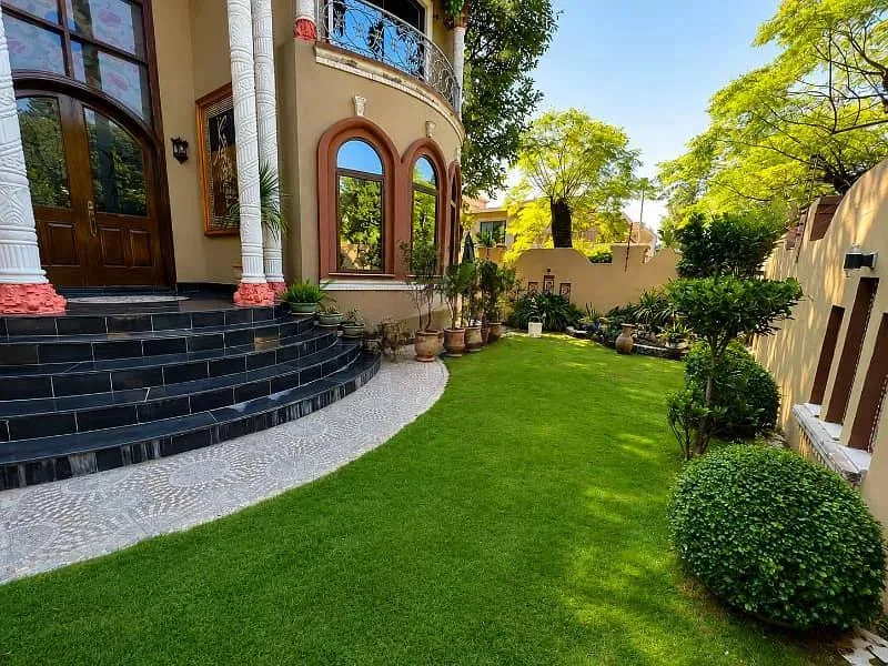 Stunning Home for SALE in F-8 Islamabad