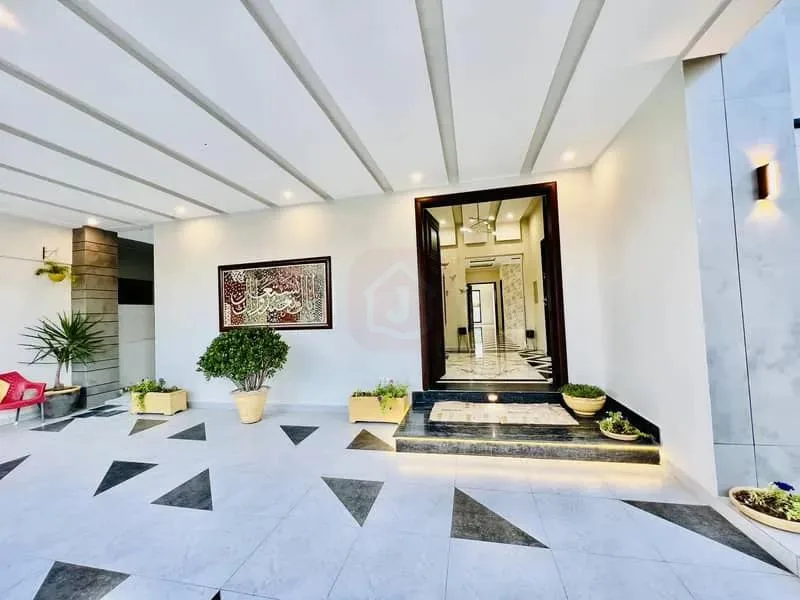 Stylish Home Available Near Jacranda Club