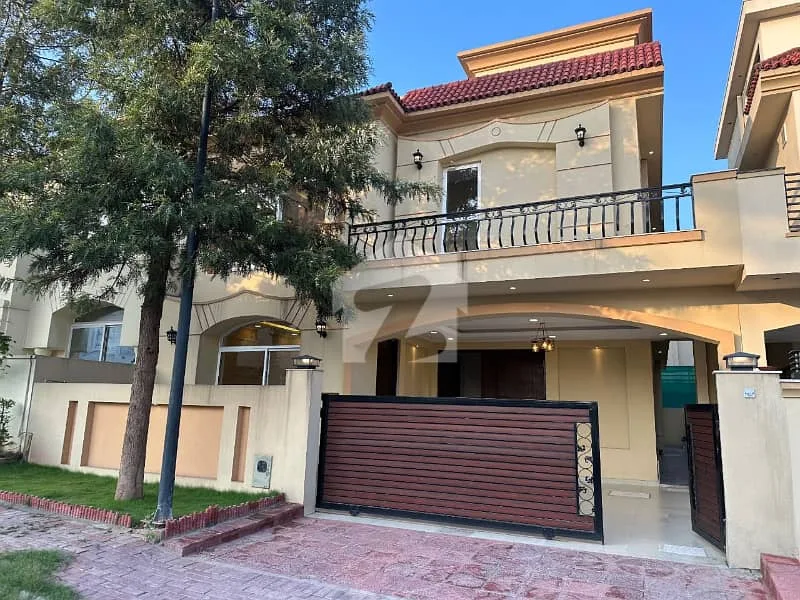 Stunning 10 Marla House Available in Bahria Enclave Islamabad Sector C1