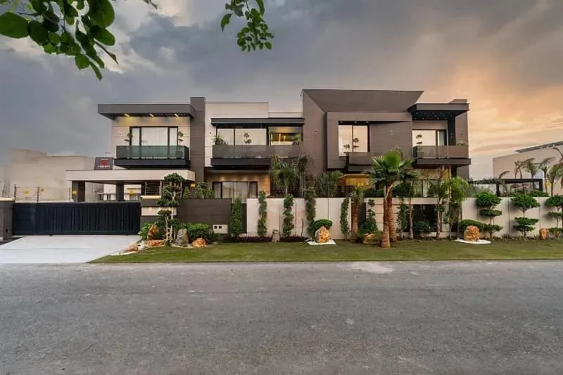 Stunning 2 Kanal Fully Furnished House for Sale