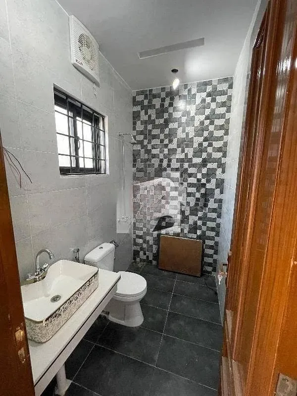 Stunning Mansion for Sale in A Block, Top City 1