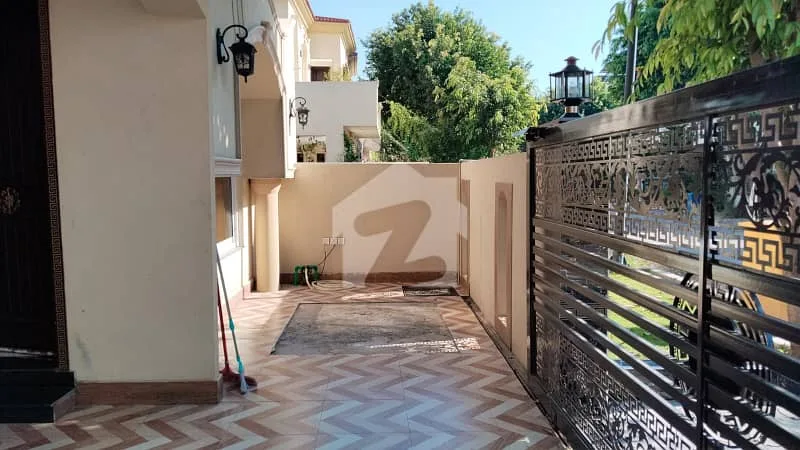 Stunning 10 Marla House Available for Sale in Bahria Enclave Sector C1