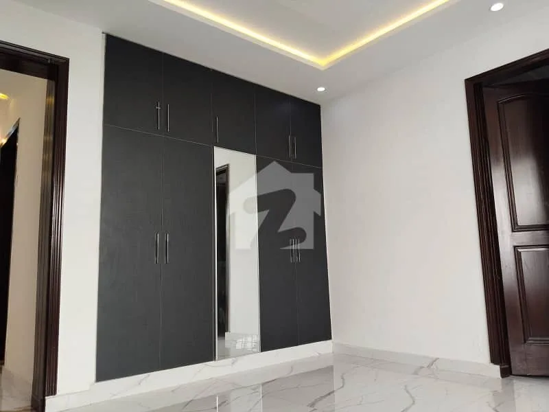 Stunning 10 Marla House Available for Sale in Bahria Enclave Sector C1