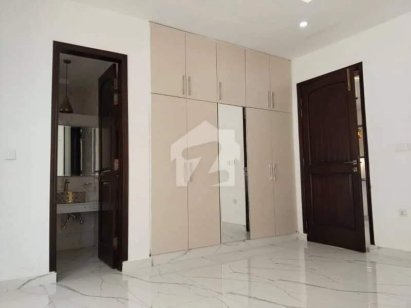 Stunning 10 Marla House Available for Sale in Bahria Enclave Sector C1