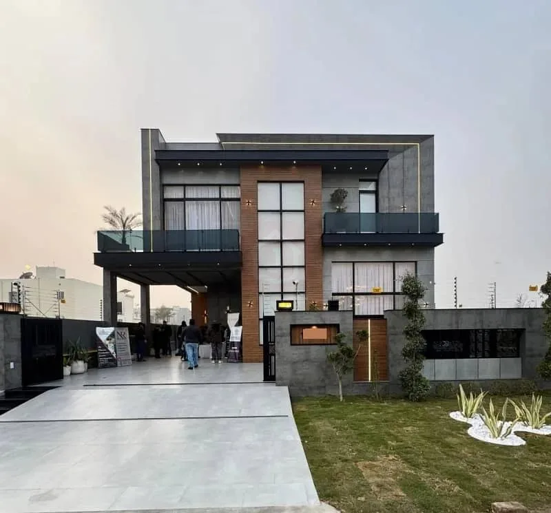 Stunning One Kanal Luxury Bungalow with 2 Servant Quarters in DHA Lahore