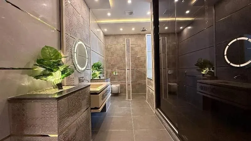 Contemporary 2.5 Kanal Mansion in DHA Defence Phase 2
