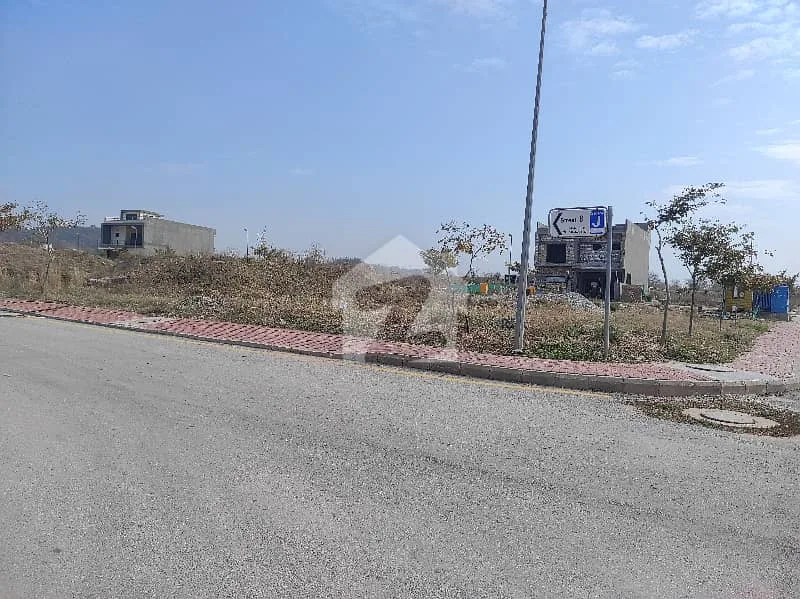 8 Marla Margalla Facing Plot for Sale in Sector J, Bahria Enclave