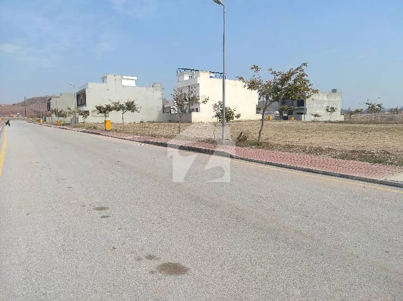 8 Marla Margalla Facing Plot for Sale in Sector J, Bahria Enclave